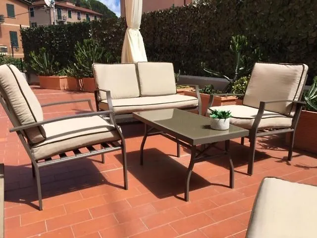 Miachi Πανσιόν 4*